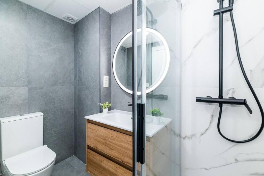Modern Apartment Close To The City Center And Alhambra Granada Ngoại thất bức ảnh