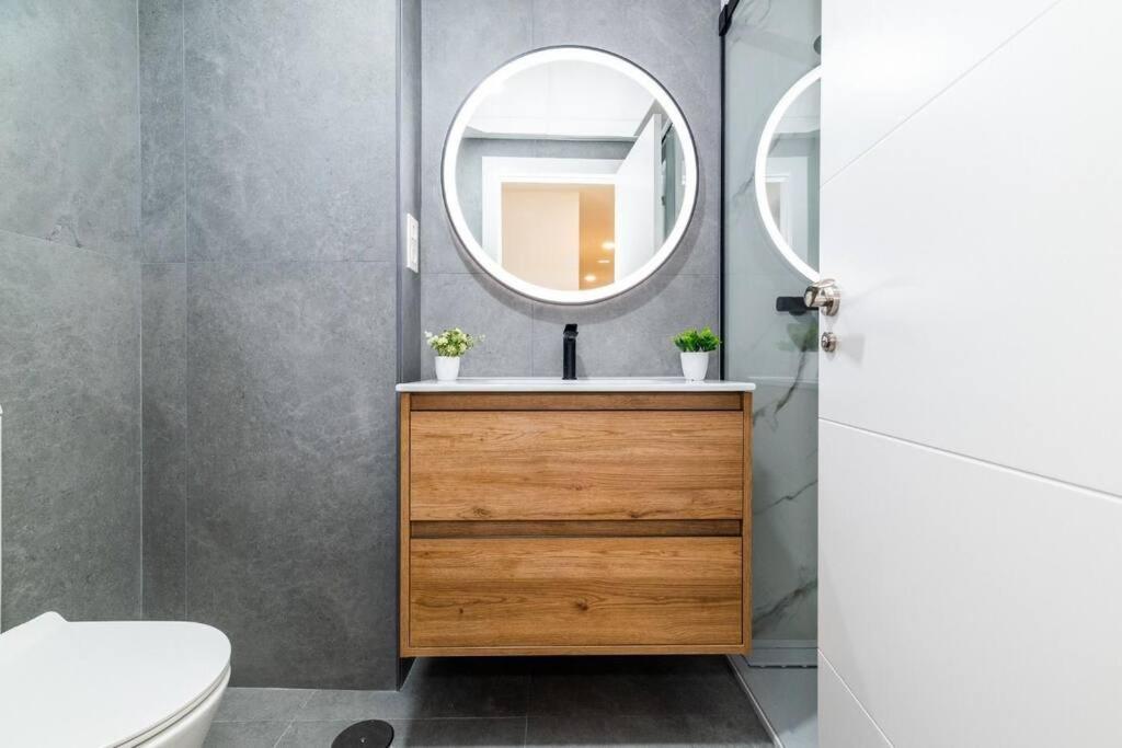 Modern Apartment Close To The City Center And Alhambra Granada Ngoại thất bức ảnh