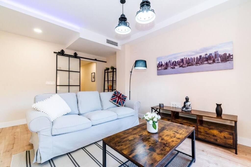 Modern Apartment Close To The City Center And Alhambra Granada Ngoại thất bức ảnh