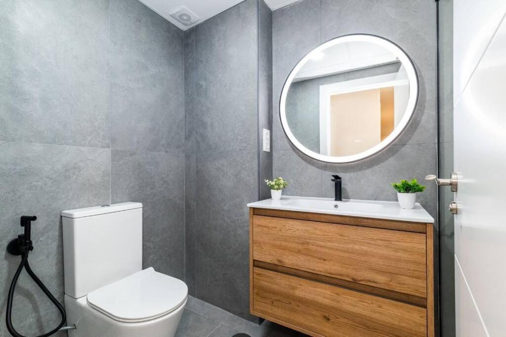 Modern Apartment Close To The City Center And Alhambra Granada Ngoại thất bức ảnh