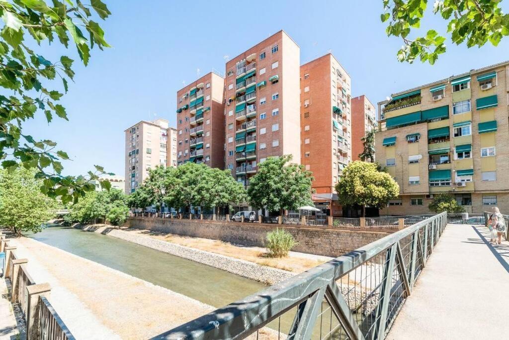 Modern Apartment Close To The City Center And Alhambra Granada Ngoại thất bức ảnh